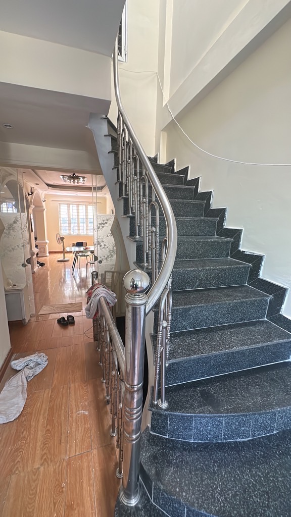 Bán nhà Mai Động - diện tích 39m2 3 tầng - Ô tô lùi cửa - giá 8,2 tỷ