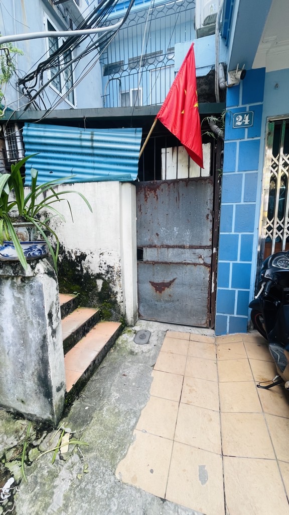 Bán nhà Trương Định - diện tích 17m2 3 tầng - Cần bán gấp - giá 2,25 tỷ