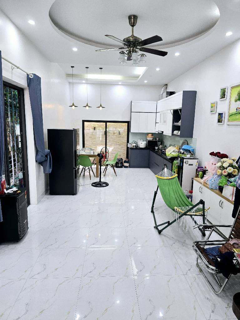 Bán nhà Nguyễn Khoái - diện tích 86m2 3 tầng - Ô TÔ ĐỂ TRONG NHÀ - giá 11 tỷ