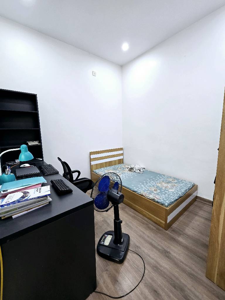 Bán nhà Nguyễn Khoái - diện tích 86m2 3 tầng - Ô TÔ ĐỂ TRONG NHÀ - giá 11 tỷ