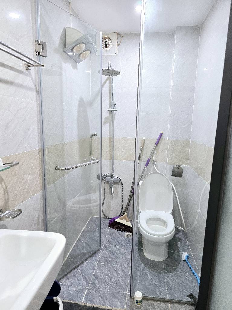 Bán nhà Nguyễn Khoái - diện tích 86m2 3 tầng - Ô TÔ ĐỂ TRONG NHÀ - giá 11 tỷ