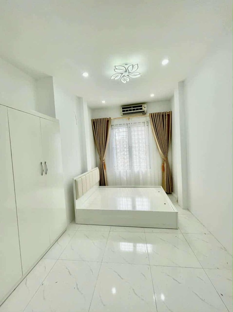 Bán nhà Văn Chương - diện tích 15m2 4 tầng - Lô góc - giá 3,4 tỷ