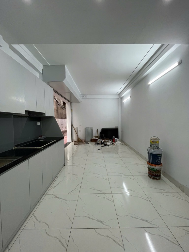 Bán nhà Tam Trinh - diện tích 30.4m2 5 tầng - Ô tô đỗ cổng - giá 6 tỷ