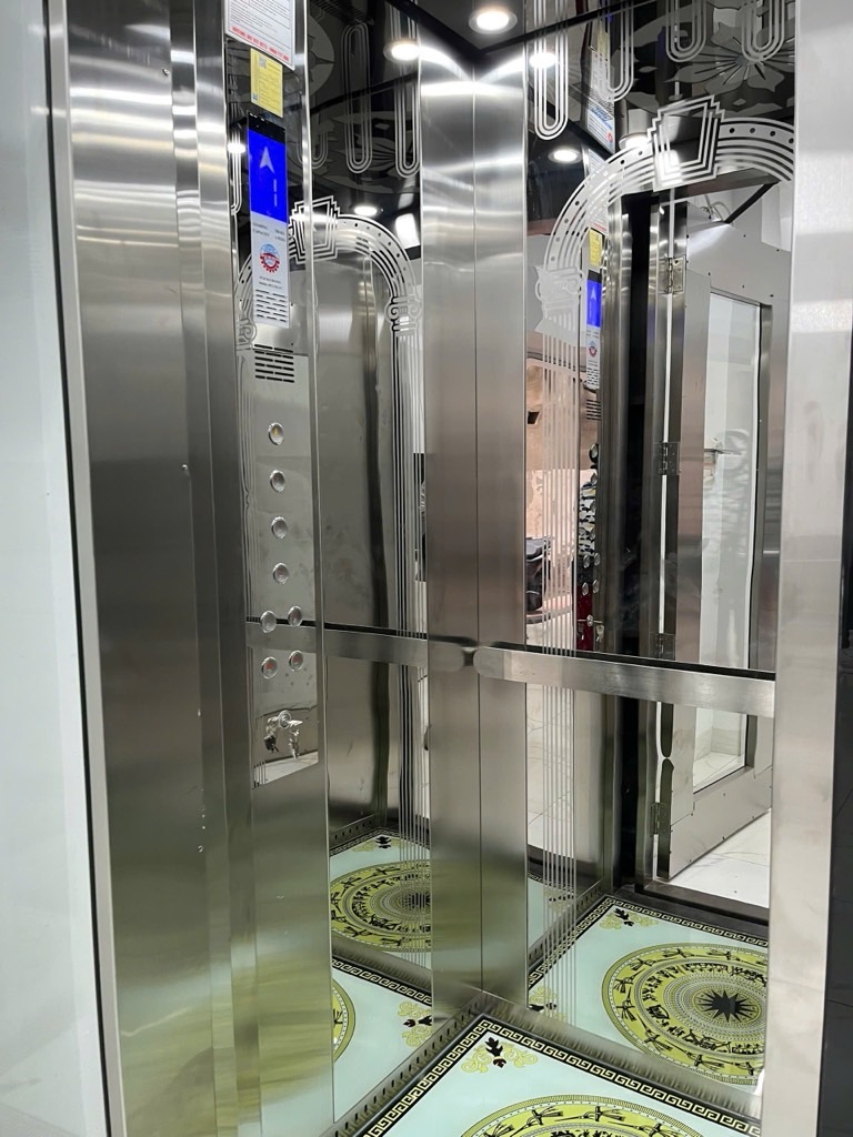 Bán nhà Tam Trinh - diện tích 30.4m2 5 tầng - Ô tô đỗ cổng - giá 6 tỷ