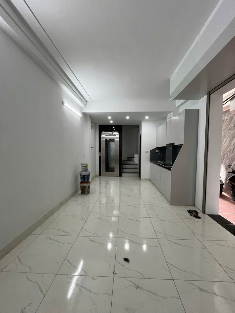 Bán nhà Tam Trinh - diện tích 30.4m2 5 tầng - Ô tô đỗ cổng - giá 6 tỷ