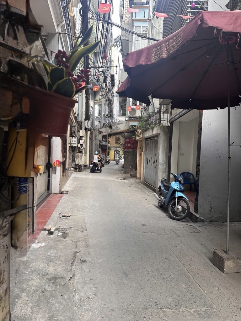 Bán nhà Khương Đình - diện tích 153m2 3 tầng - Ô TÔ ĐỖ CỔNG 50M RA MẶT PHỐ - giá 22,5 tỷ