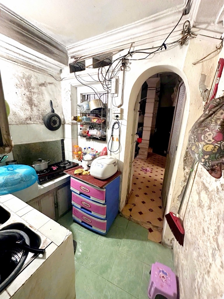 Bán nhà Khương Đình - diện tích 153m2 3 tầng - Ô TÔ ĐỖ CỔNG 50M RA MẶT PHỐ - giá 22,5 tỷ