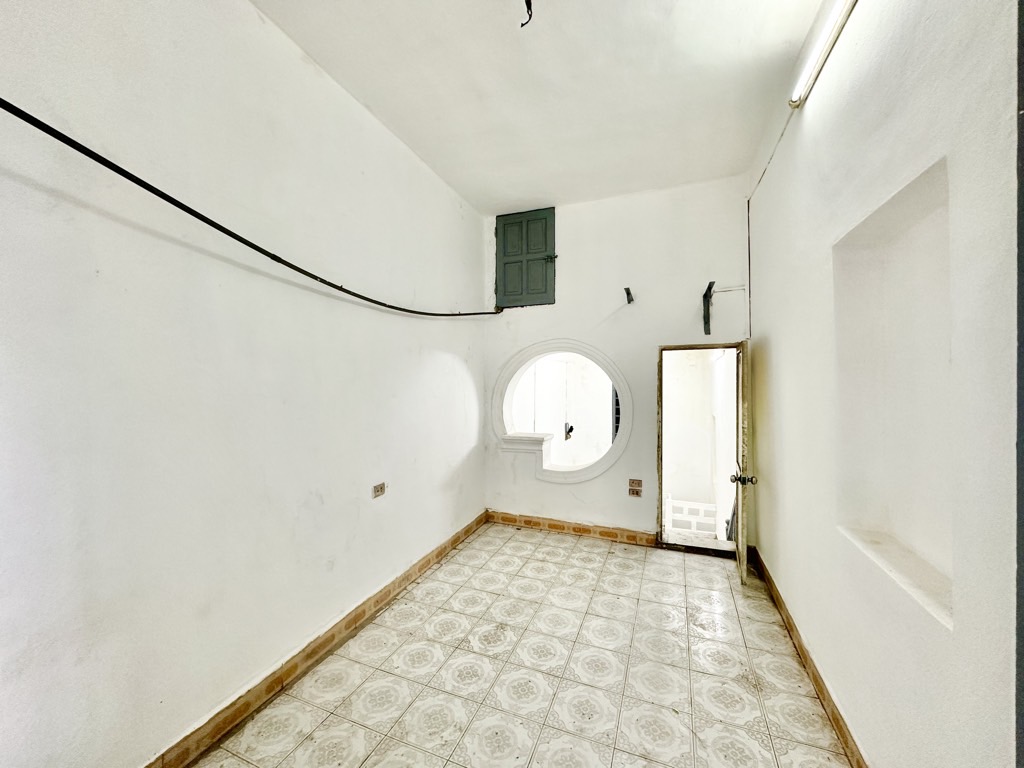 Bán nhà Nguyễn Tuân - diện tích 35m2 2 tầng - Mặt phố - giá 15,68 tỷ