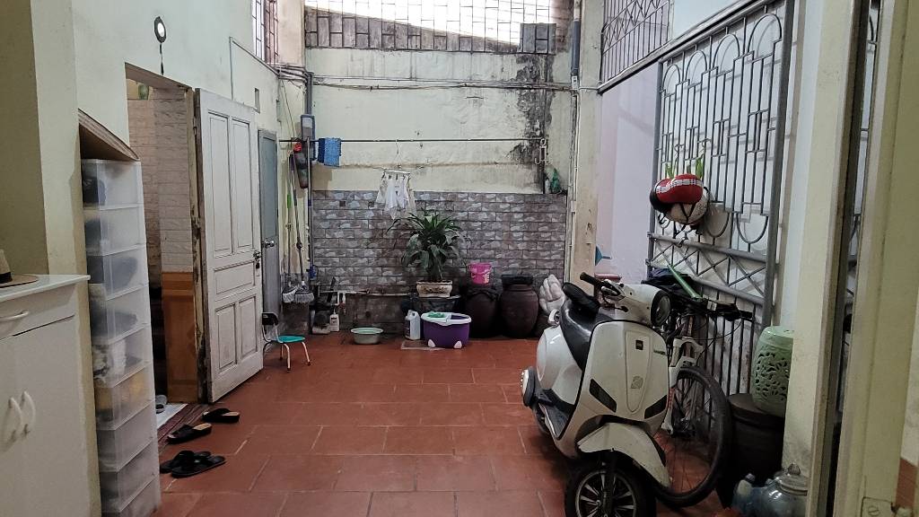 Bán nhà Trương Định - diện tích 70m2 2 tầng - ô tô tránh - giá 13,2 tỷ