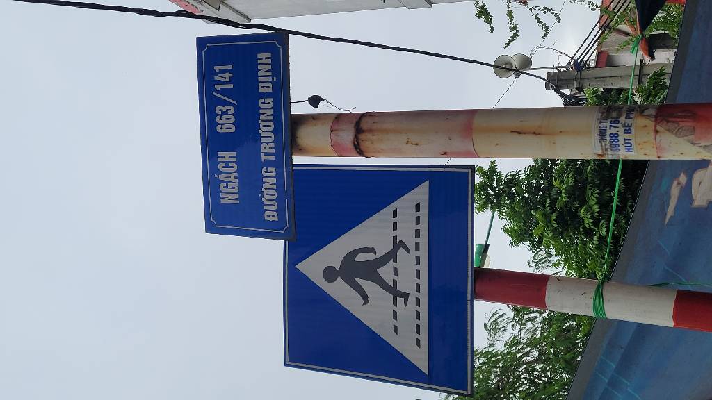 Bán nhà Trương Định - diện tích 70m2 2 tầng - ô tô tránh - giá 13,2 tỷ