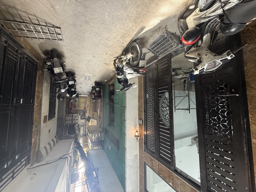 Bán nhà Ngõ Chợ Khâm Thiên - diện tích 44m2 7 tầng - Nhà mới hoàn thiện, cho thuê 11 phòng - giá 13,5 tỷ