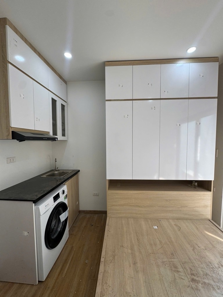 Bán nhà Ngõ Chợ Khâm Thiên - diện tích 44m2 7 tầng - Nhà mới hoàn thiện, cho thuê 11 phòng - giá 13,5 tỷ