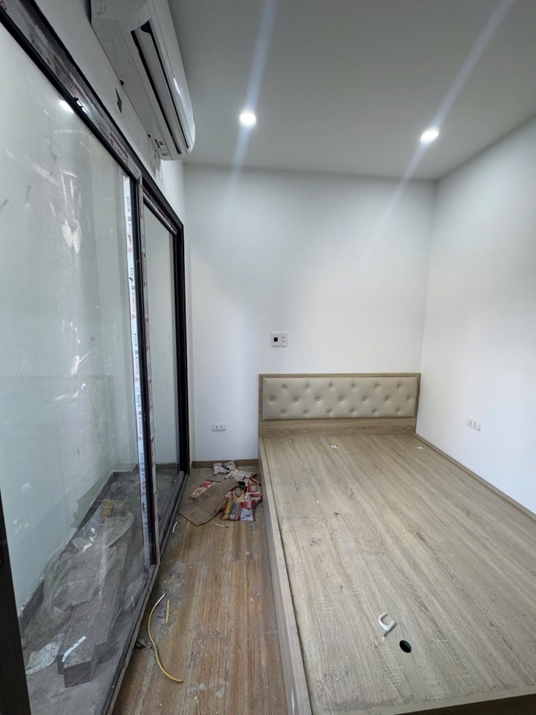 Bán nhà Ngõ Chợ Khâm Thiên - diện tích 44m2 7 tầng - Nhà mới hoàn thiện, cho thuê 11 phòng - giá 13,5 tỷ