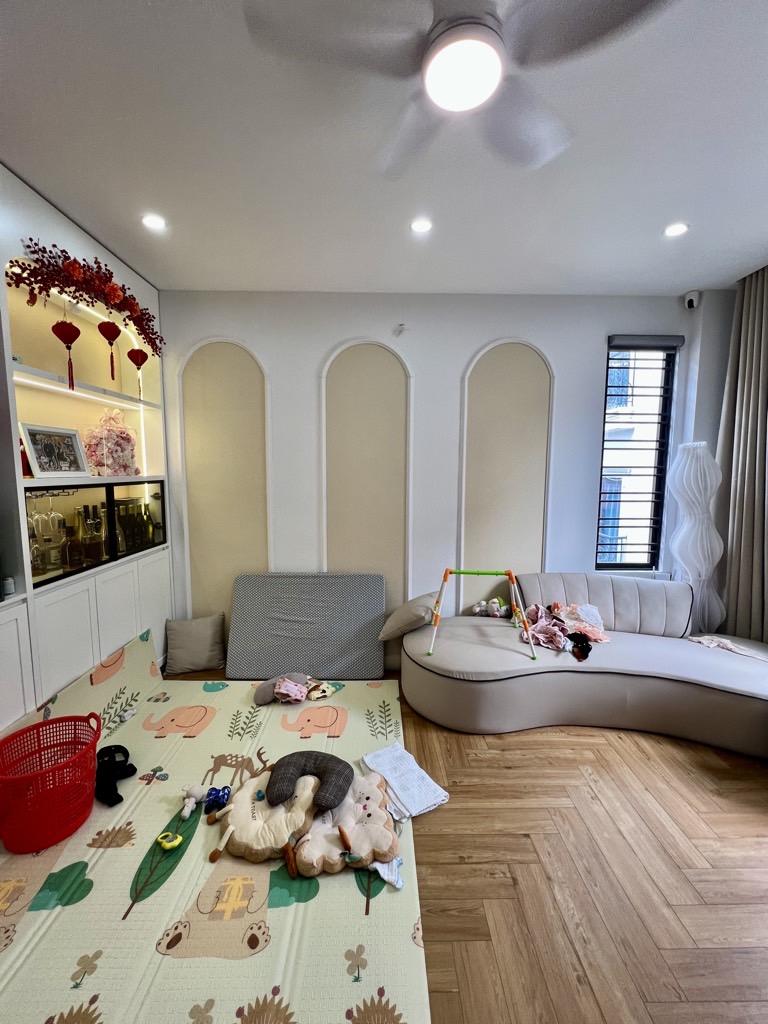 Bán nhà Kim Ngưu - diện tích 40.6m2 6 tầng - Ngõ ô tô tránh - giá 12,9 tỷ