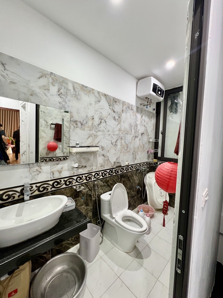 Bán nhà Kim Ngưu - diện tích 40.6m2 6 tầng - Ngõ ô tô tránh - giá 12,9 tỷ