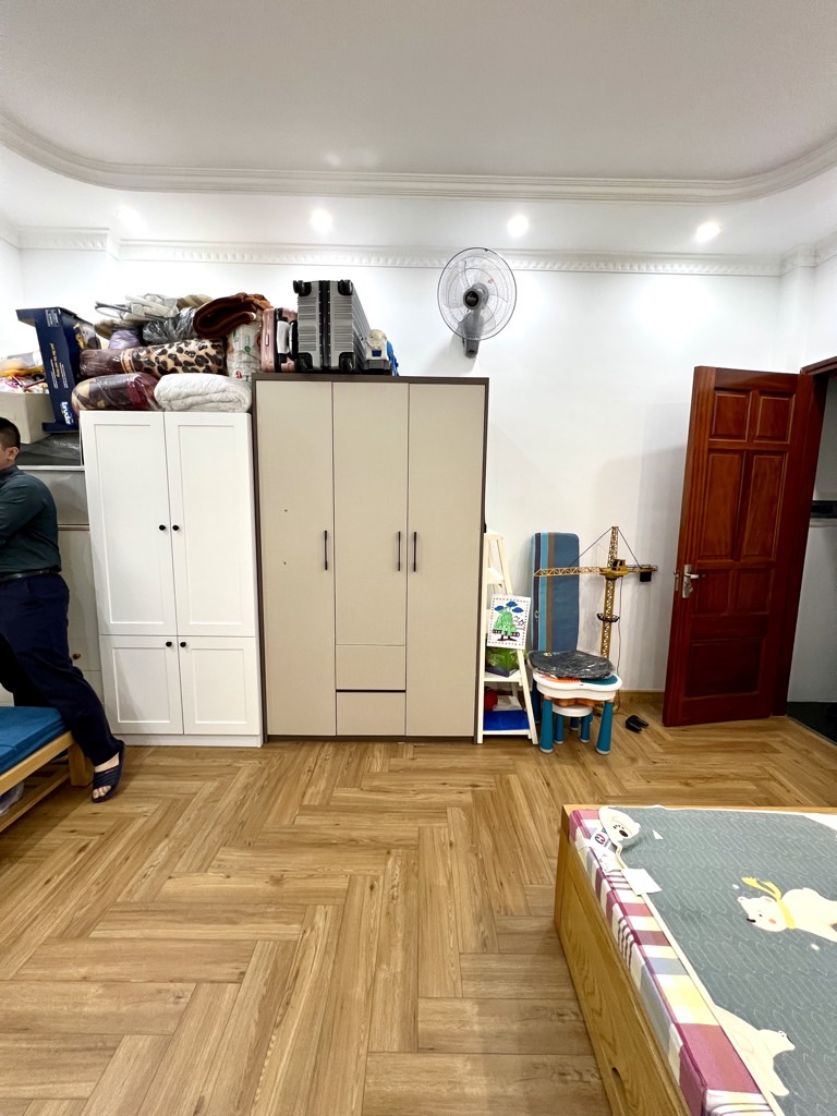 Bán nhà Kim Ngưu - diện tích 40.6m2 6 tầng - Ngõ ô tô tránh - giá 12,9 tỷ