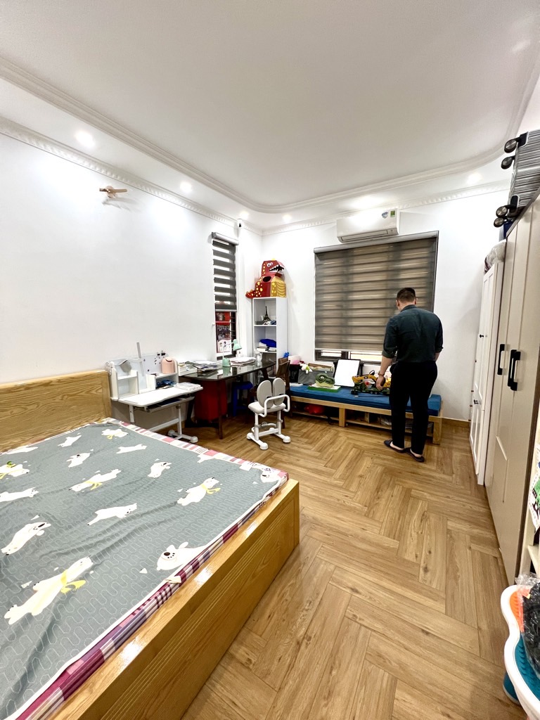 Bán nhà Kim Ngưu - diện tích 40.6m2 6 tầng - Ngõ ô tô tránh - giá 12,9 tỷ