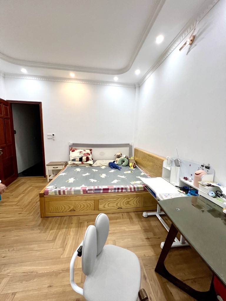 Bán nhà Kim Ngưu - diện tích 40.6m2 6 tầng - Ngõ ô tô tránh - giá 12,9 tỷ