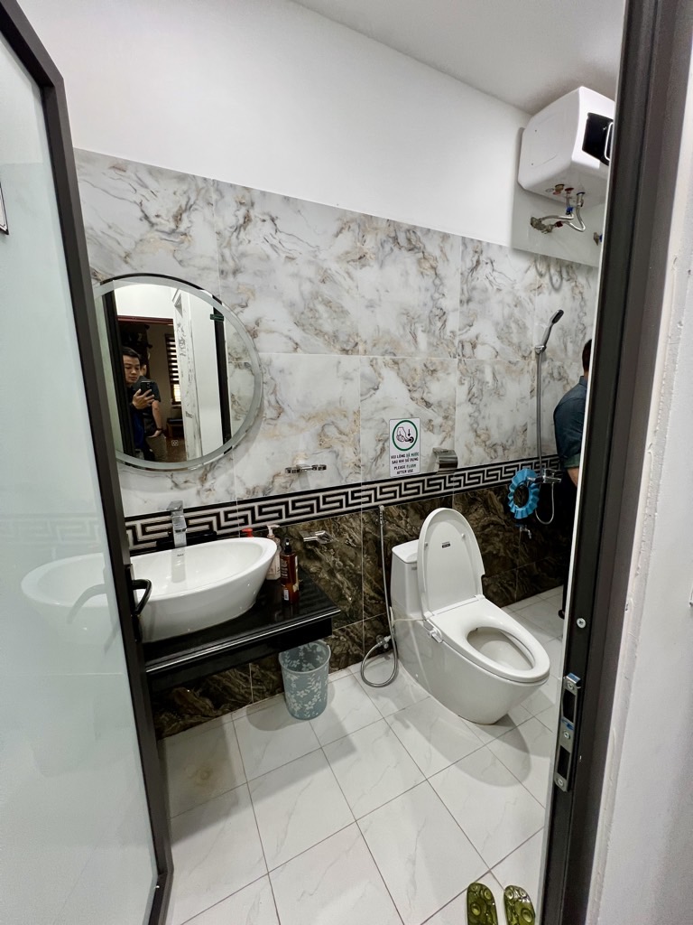 Bán nhà Kim Ngưu - diện tích 40.6m2 6 tầng - Ngõ ô tô tránh - giá 12,9 tỷ