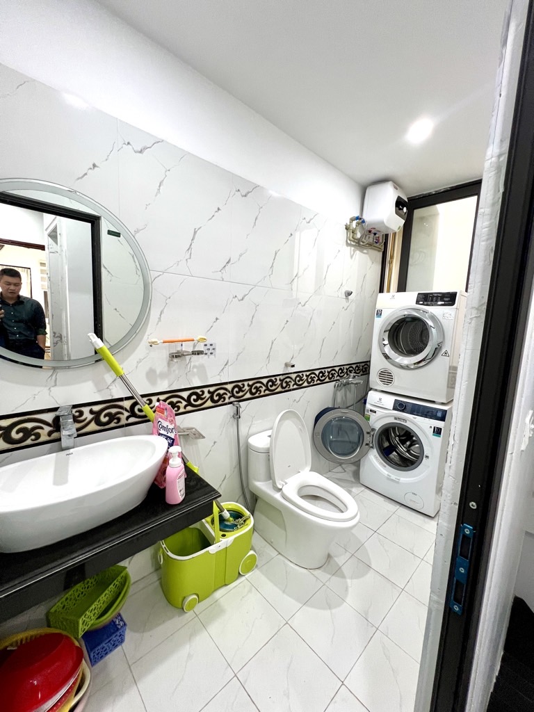 Bán nhà Kim Ngưu - diện tích 40.6m2 6 tầng - Ngõ ô tô tránh - giá 12,9 tỷ