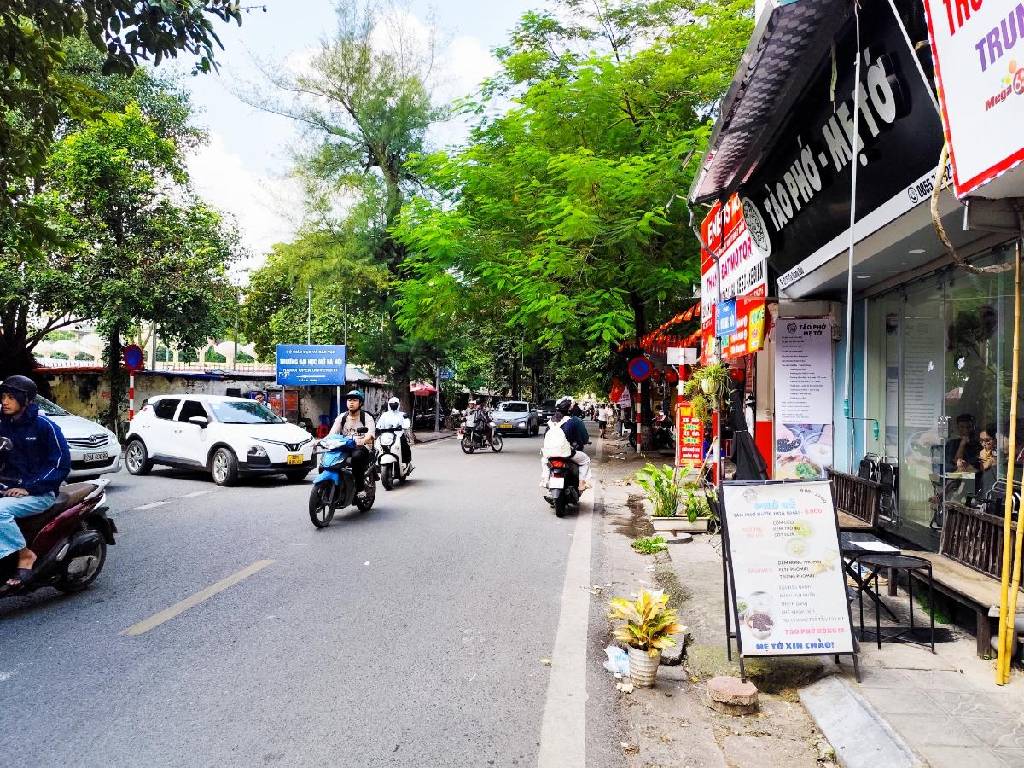 Bán nhà Tạ Quang Bửu - diện tích 15m2 4 tầng - Mặt phố vỉa hè 2 bên ngã rẽ kinh doanh đỉnh - giá 12,7 tỷ