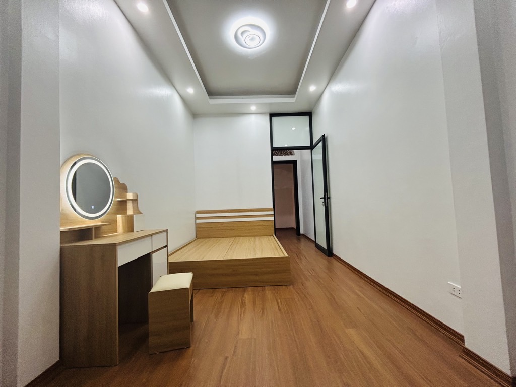 Bán nhà Văn Chương - diện tích 38m2 4 tầng - nhà đẹp - giá 8,3 tỷ