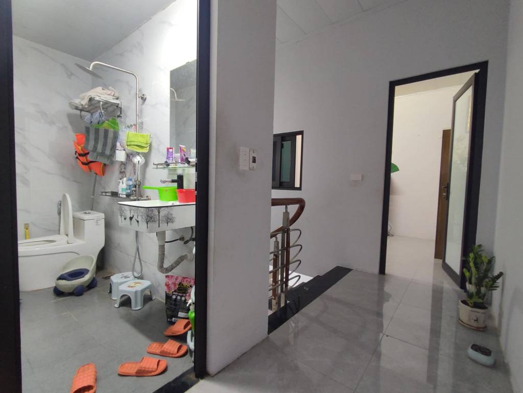 Bán nhà Nguyễn Xiển - diện tích 38m2 2 tầng - Nhà đẹp ở ngay - giá 4,5 tỷ