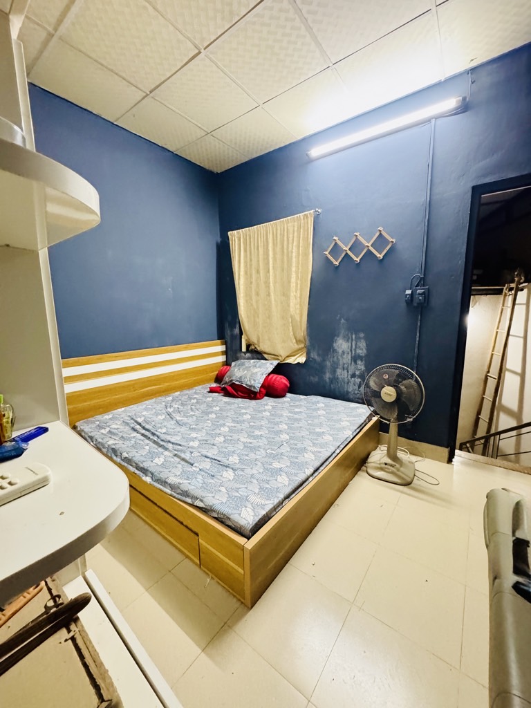 Bán nhà Đê Tô Hoàng - diện tích 39m2 2 tầng - ô tô cách 10m - giá 7,8 tỷ