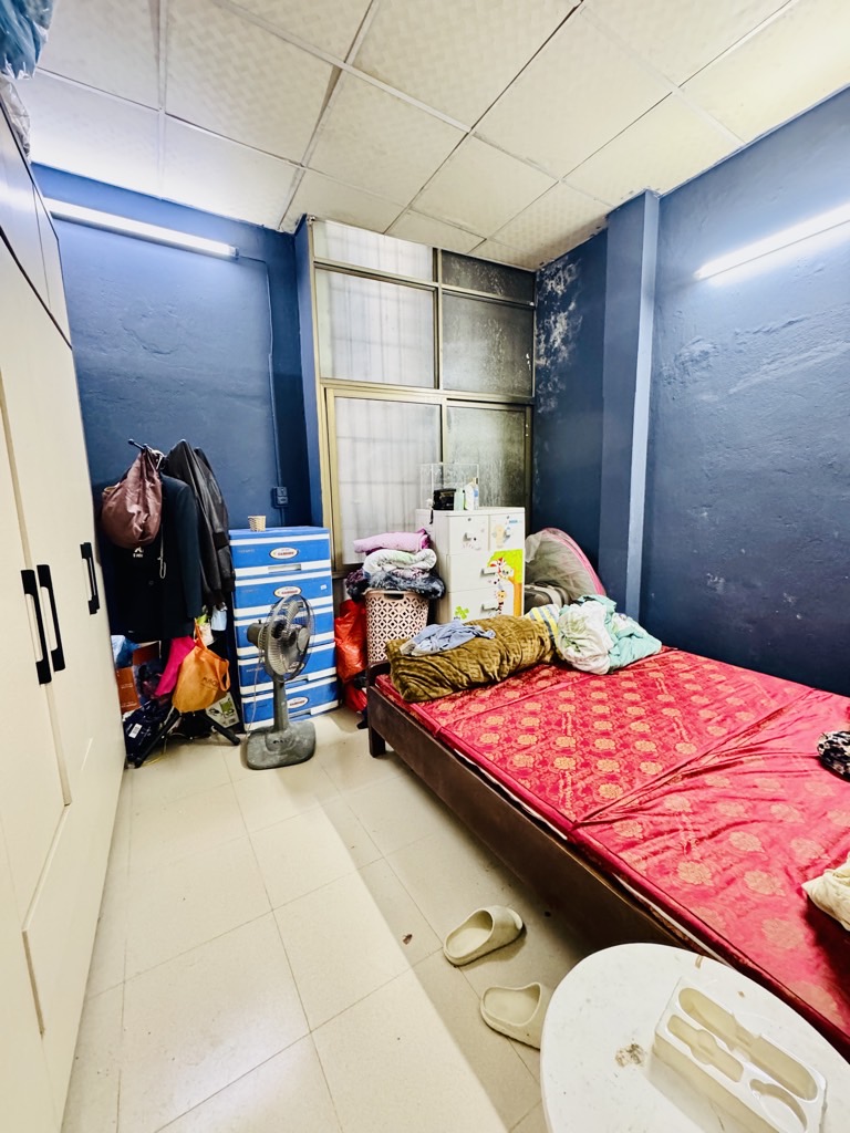 Bán nhà Đê Tô Hoàng - diện tích 39m2 2 tầng - ô tô cách 10m - giá 7,8 tỷ