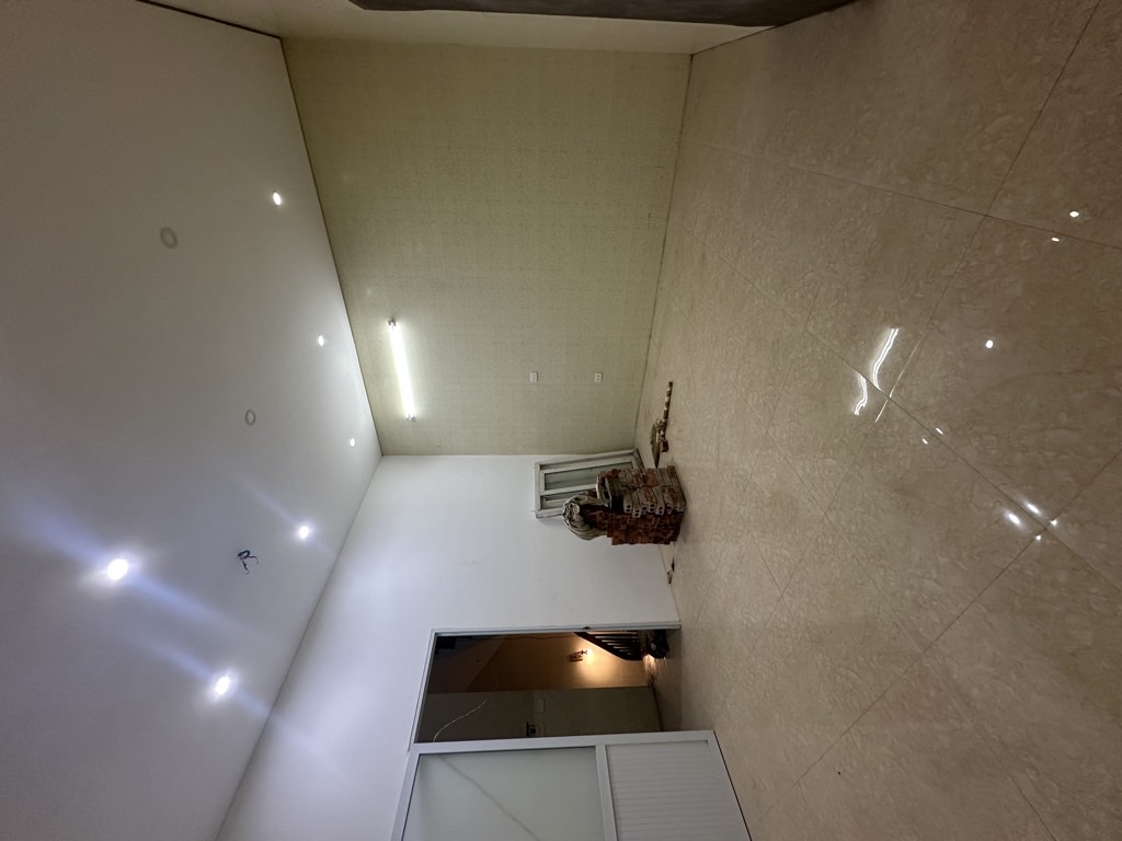 Bán nhà Bạch Mai - diện tích 53m2 3 tầng - Trung tâm quận - sát phố - ngõ thông - giá 10 tỷ