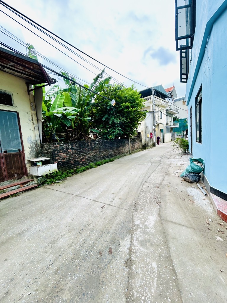 Bán nhà Nguyễn Khoái - diện tích 180m2 1 tầng - Ô TÔ - MẶT TIỀN RỘNG - giá 16,5 tỷ