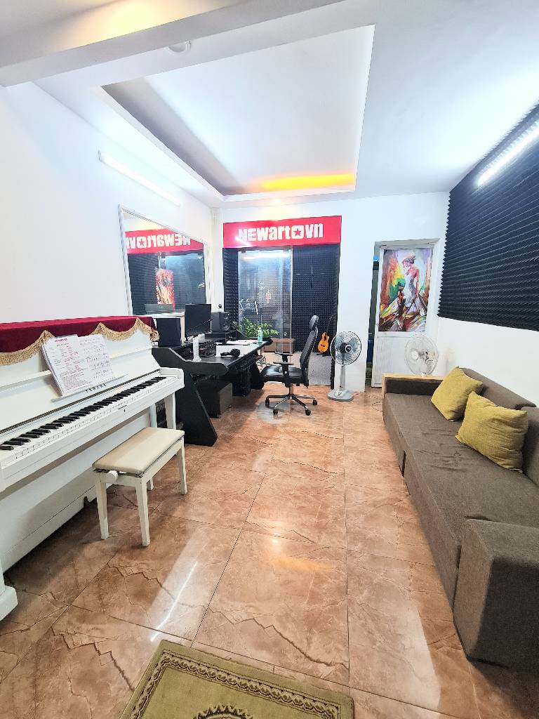 Bán nhà Bùi Ngọc Dương - diện tích 41m2 1 tầng - MẶT PHỐ - Ô TÔ TRÁNH - giá 4,8 tỷ