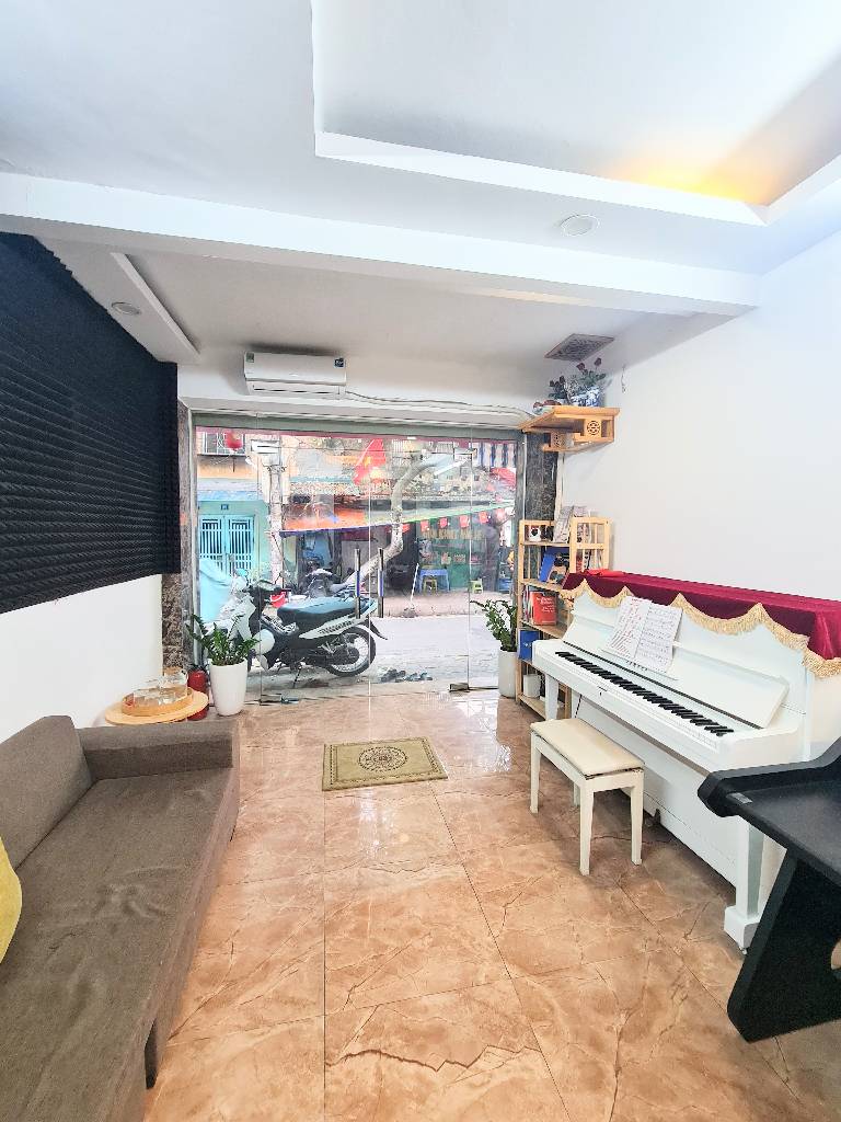 Bán nhà Bùi Ngọc Dương - diện tích 41m2 1 tầng - MẶT PHỐ - Ô TÔ TRÁNH - giá 4,8 tỷ