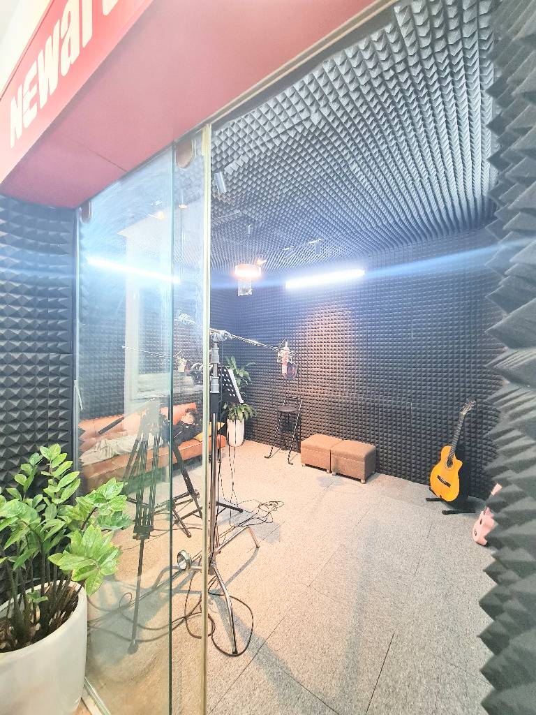 Bán nhà Bùi Ngọc Dương - diện tích 41m2 1 tầng - MẶT PHỐ - Ô TÔ TRÁNH - giá 4,8 tỷ