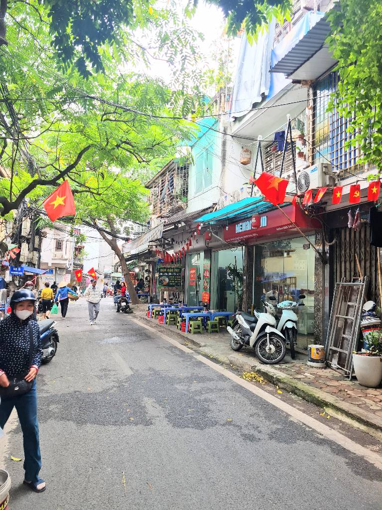 Bán nhà Bùi Ngọc Dương - diện tích 41m2 1 tầng - MẶT PHỐ - Ô TÔ TRÁNH - giá 4,8 tỷ