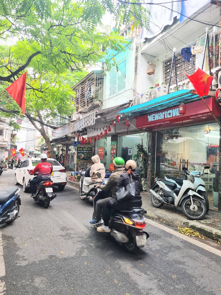 Bán nhà Bùi Ngọc Dương - diện tích 41m2 1 tầng - MẶT PHỐ - Ô TÔ TRÁNH - giá 4,8 tỷ