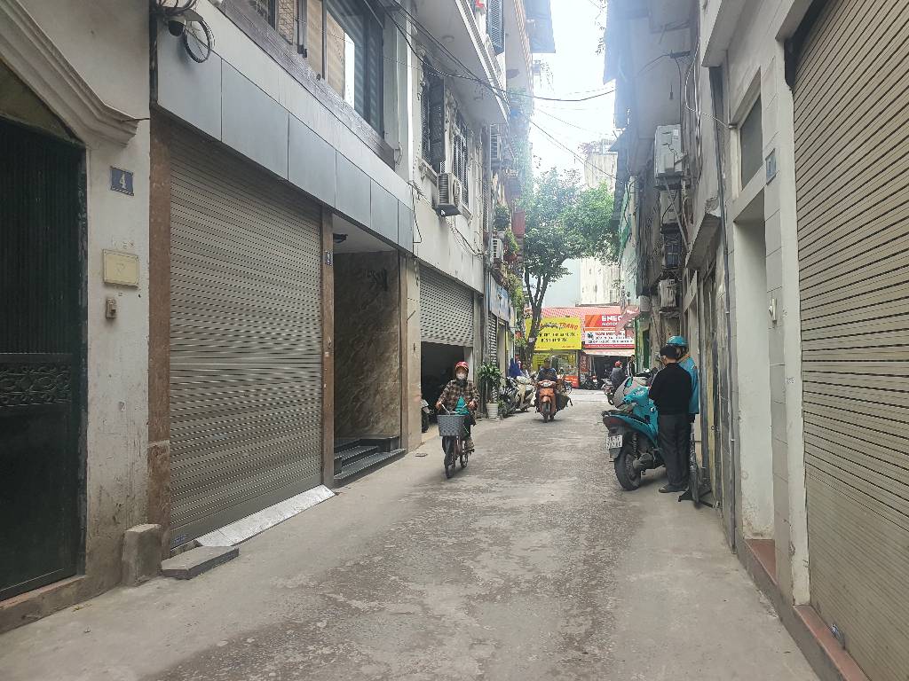 Bán nhà Trương Định - diện tích 62m2 3 tầng - GẦN PHỐ - Ô TÔ TRÁNH - giá 16,3 tỷ