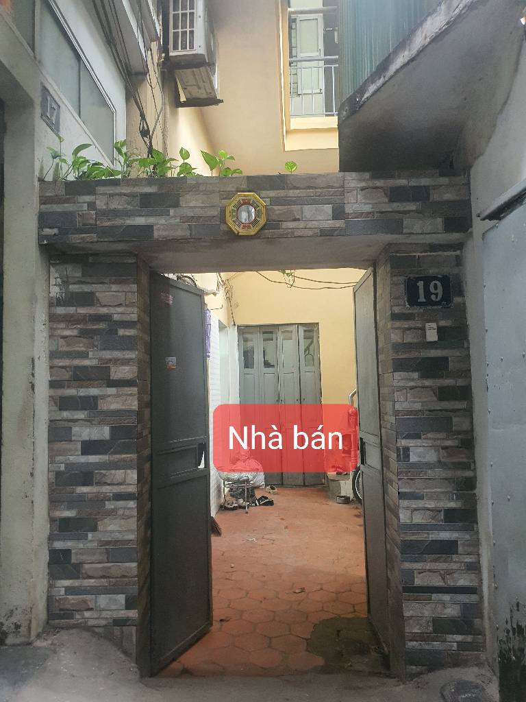 Bán nhà Trương Định - diện tích 62m2 3 tầng - GẦN PHỐ - Ô TÔ TRÁNH - giá 16,3 tỷ