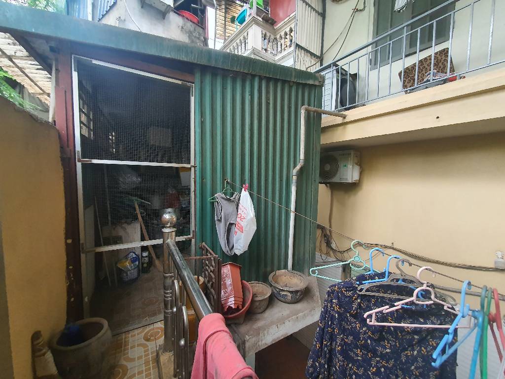 Bán nhà Trương Định - diện tích 62m2 3 tầng - GẦN PHỐ - Ô TÔ TRÁNH - giá 16,3 tỷ