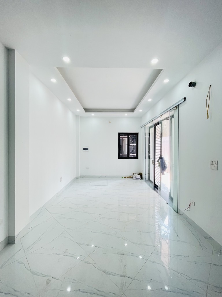 Bán nhà Thuý Lĩnh - diện tích 30m2 6 tầng - Ô tô đỗ cửa - giá 9,3 tỷ