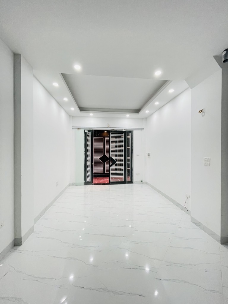 Bán nhà Thuý Lĩnh - diện tích 30m2 6 tầng - Ô tô đỗ cửa - giá 9,3 tỷ