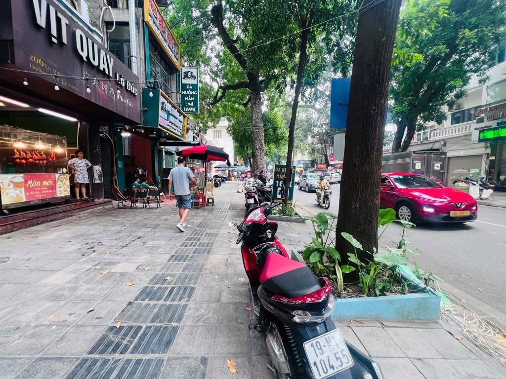 Bán nhà E Lò Đúc - diện tích 30m2 5 tầng - Thang máy - giá 11,2 tỷ