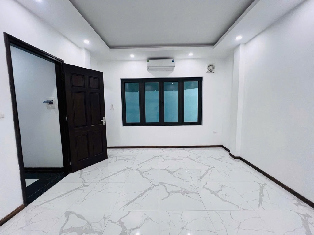 Bán nhà E Lò Đúc - diện tích 30m2 5 tầng - Thang máy - giá 11,2 tỷ
