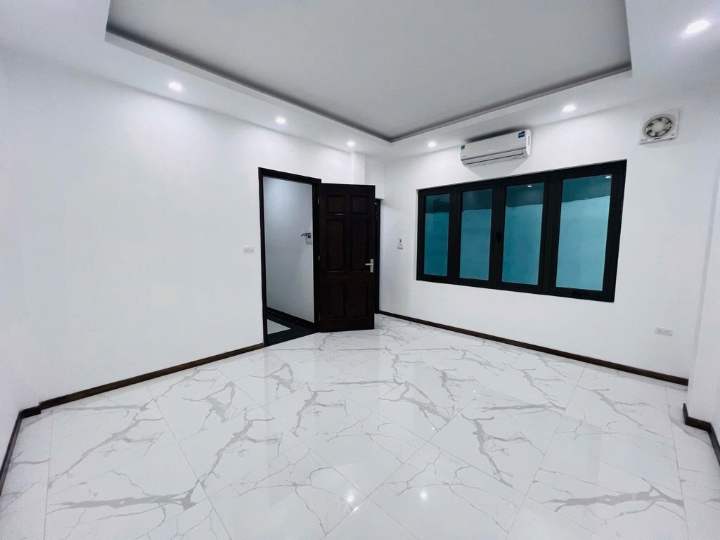 Bán nhà E Lò Đúc - diện tích 30m2 5 tầng - Thang máy - giá 11,2 tỷ