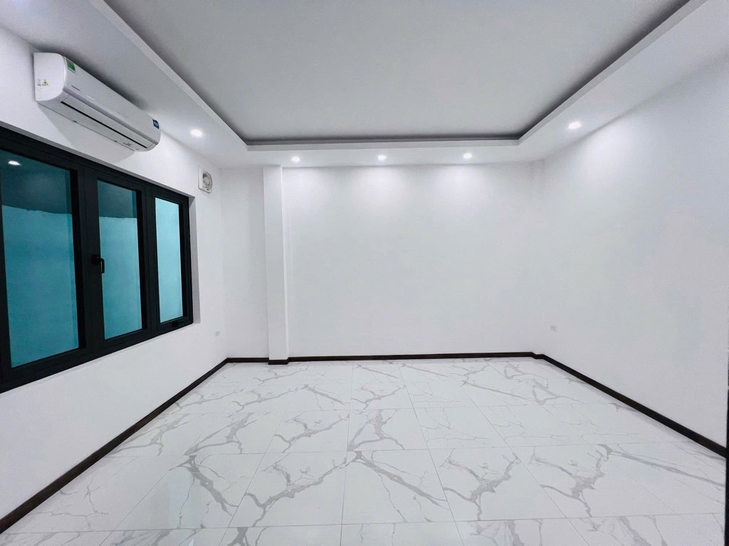 Bán nhà E Lò Đúc - diện tích 30m2 5 tầng - Thang máy - giá 11,2 tỷ