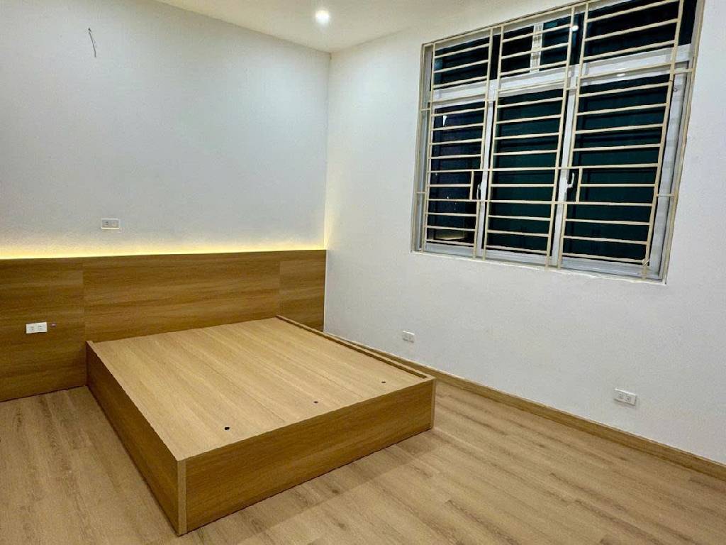 Bán nhà Trương Định - diện tích 40.4m2 3 tầng - gần ô tô - giá 8,8 tỷ