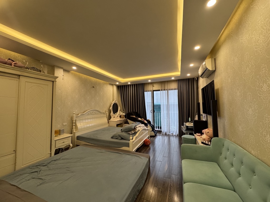 Bán nhà Ô Đồng Lầm - diện tích 80,6m2 5 tầng - Mặt tiền khủng - giá 12,5 tỷ