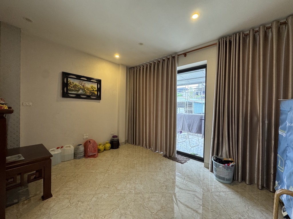 Bán nhà Ô Đồng Lầm - diện tích 80,6m2 5 tầng - Mặt tiền khủng - giá 12,5 tỷ