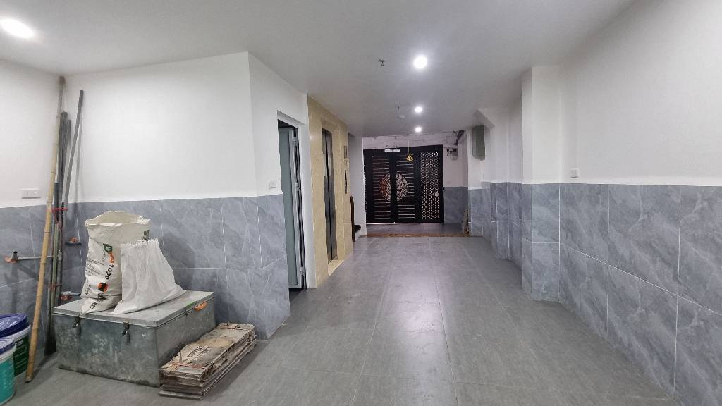 Bán nhà Định Công Thượng - diện tích 53m2 7 tầng - Ô tô đỗ cửa - giá 15,3 tỷ