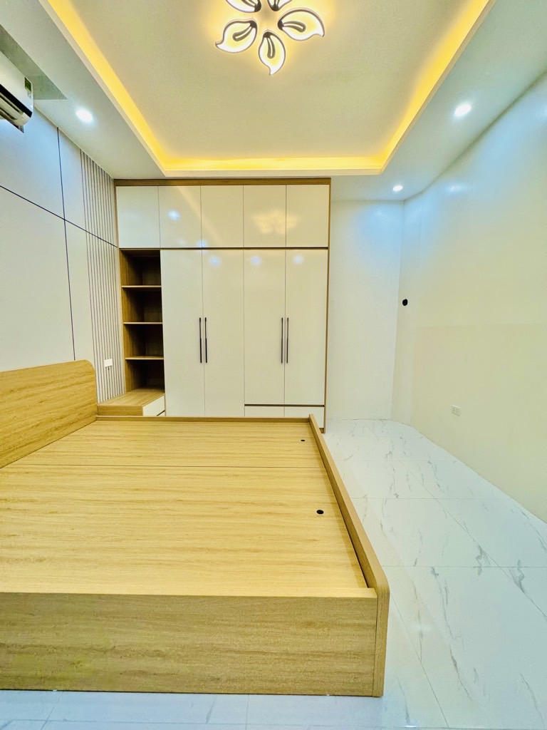 Bán nhà Tân Mai - diện tích 26m2 4 tầng - Nhà riêng nội thất đẹp - giá 3,8 tỷ